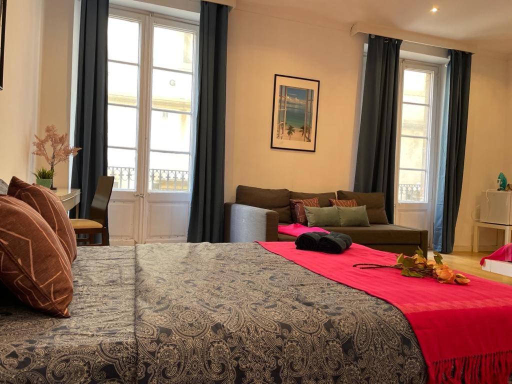 By La Rambla Rooms Barcelone Extérieur photo